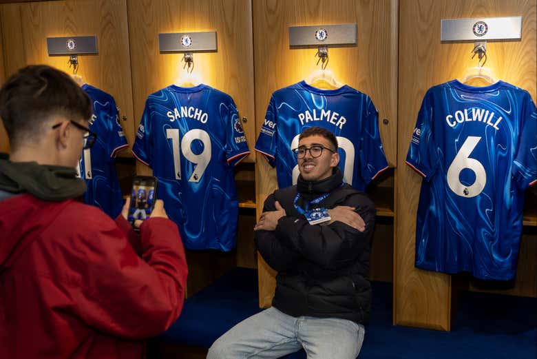 Pose with the team's kit