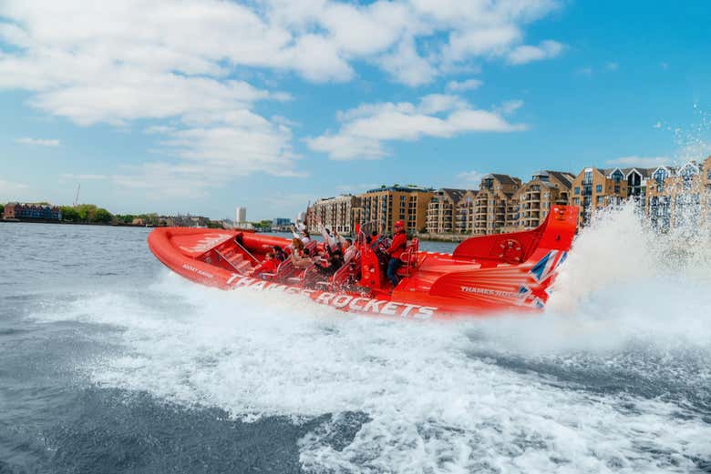 Zooming down the Thames